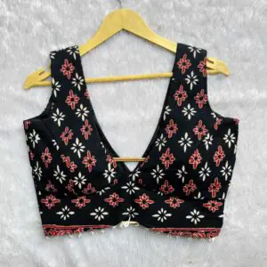 Black Motif V-neck Cotton Blouse